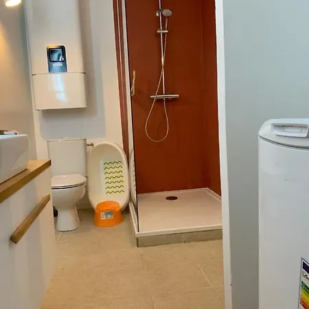 Apartment T4 Familial A 50m De La *